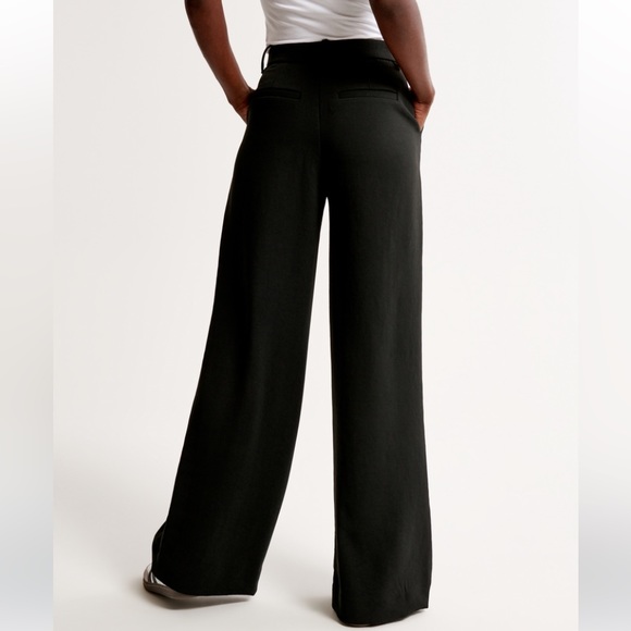 Abercrombie Premium Crepe Tailored Ultra Wide leg pant - Picture 3 of 8